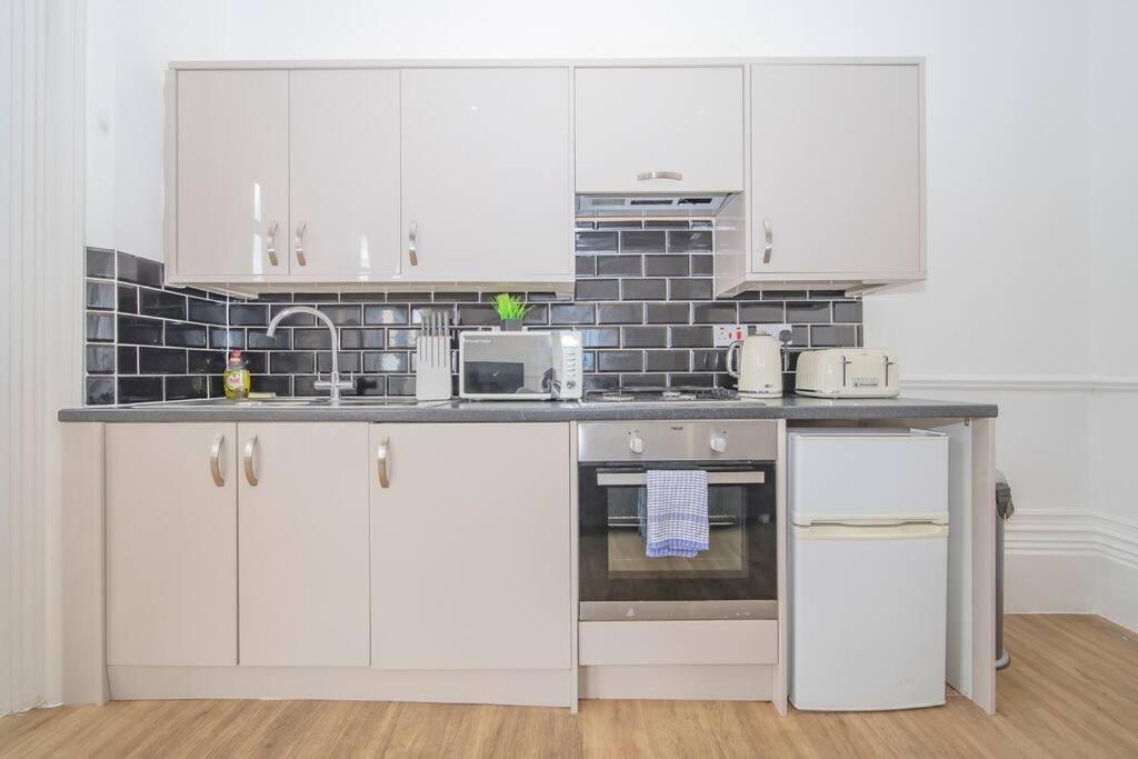 Flash Sales Offer - Any Week Day No Minimum Night Restrictions Central Hove 1 Bedroom Flat Bn38Bru02 外观 照片
