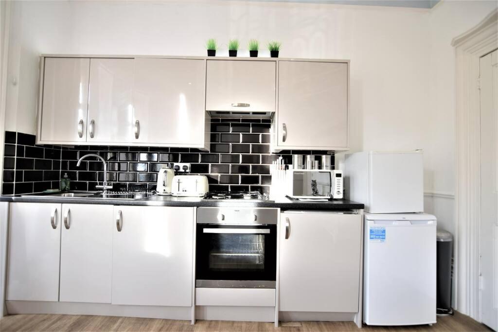 Flash Sales Offer - Any Week Day No Minimum Night Restrictions Central Hove 1 Bedroom Flat Bn38Bru02 外观 照片